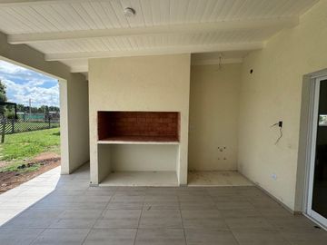VENTA CASA 4 AMBIENTES EN SAN RAMON PILAR DEL ESTE