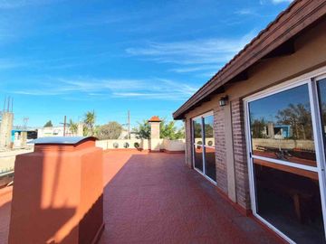 CASA 4 AMB QUINCHO TERRAZA COCHERA CASTELAR SUR