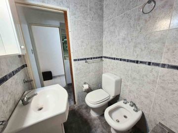 CASA 4 AMB QUINCHO TERRAZA COCHERA CASTELAR SUR