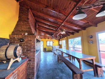CASA 4 AMB QUINCHO TERRAZA COCHERA CASTELAR SUR