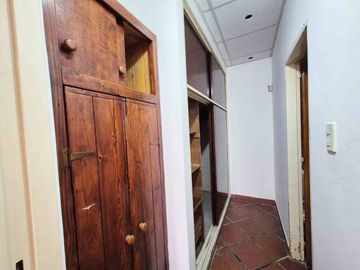 CASA 4 AMB QUINCHO TERRAZA COCHERA CASTELAR SUR