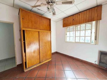 CASA 4 AMB QUINCHO TERRAZA COCHERA CASTELAR SUR