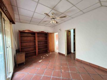 CASA 4 AMB QUINCHO TERRAZA COCHERA CASTELAR SUR