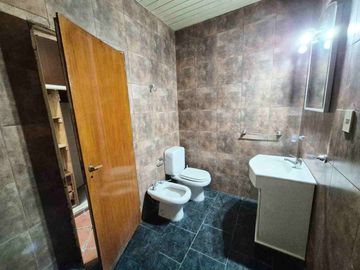 CASA 4 AMB QUINCHO TERRAZA COCHERA CASTELAR SUR