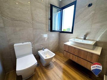 CASA EN VENTA 6 AMBIENTES EN CANNING TERRALAGOS