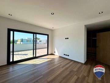 CASA EN VENTA 6 AMBIENTES EN CANNING TERRALAGOS