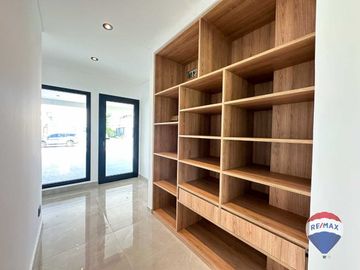 CASA EN VENTA 6 AMBIENTES EN CANNING TERRALAGOS