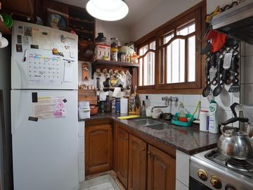 Casa 6 amb en venta en Lomas apta multifamiliar