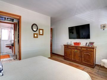 CASA MODERNA 223m2 PISCINA y GARAGE BAZURCO 2800