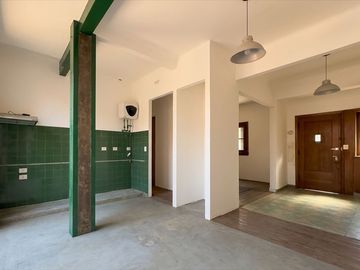 VENTA - PH CON PATIO - REFACCIÓN AVANZADA - 50 m²