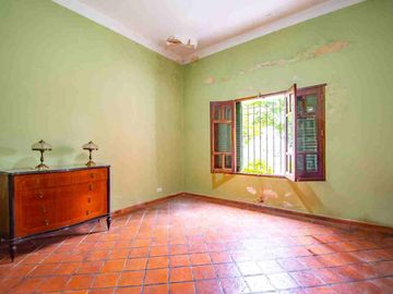 Casa de 4 ambientes en Versalles
