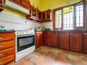 Casa de 4 ambientes en Versalles