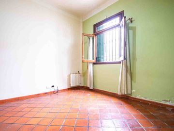 Casa de 4 ambientes en Versalles
