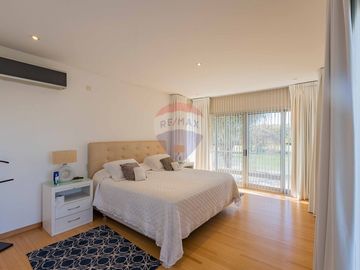 Venta casa Santa Bárbara al agua 7 ambientes