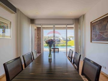 Venta casa Santa Bárbara al agua 7 ambientes