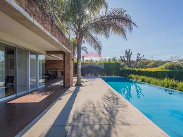 Venta casa Santa Bárbara al agua 7 ambientes