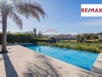 Venta casa Santa Bárbara al agua 7 ambientes
