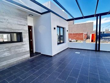 VENTA DUPLEX EN CAMPOS DE MANANTIALES