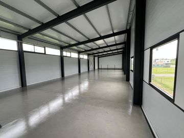 VENTA- Imponente Local a Estrenar en Don Mateo