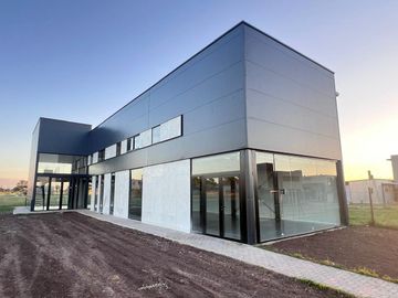 VENTA- Imponente Local a Estrenar en Don Mateo