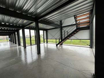 VENTA- Imponente Local a Estrenar en Don Mateo