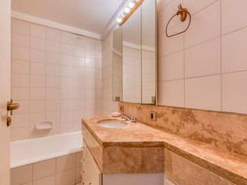 VENTA DEPTO 5 AMB CON COCH 2/DEP. AV. LIBERTADOR