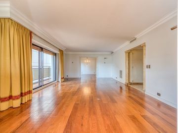 VENTA DEPTO 5 AMB CON COCH 2/DEP. AV. LIBERTADOR