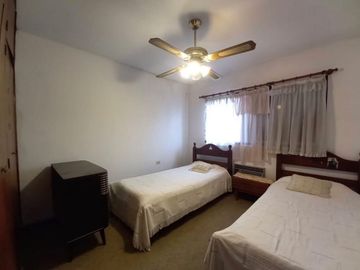 CASA 5 AMBIENTES VENTA  CASTELAR