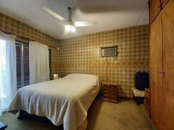 CASA 5 AMBIENTES VENTA  CASTELAR
