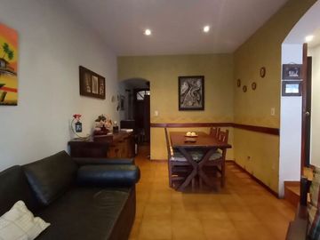 CASA 5 AMBIENTES VENTA  CASTELAR
