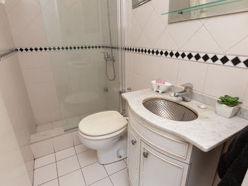 VENTA DPTO EN RAMOS MEJIA C/COCHERA - PERMUTA