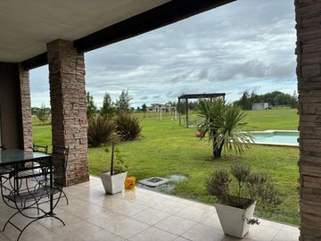 VENTA CASA 4 AMB PILETA 11000  MTS  CH DE ABBOTT
