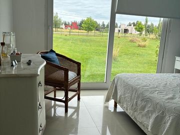 VENTA CASA 4 AMB PILETA 11000  MTS  CH DE ABBOTT