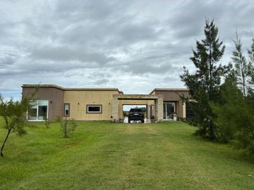 VENTA CASA 4 AMB PILETA 11000  MTS  CH DE ABBOTT