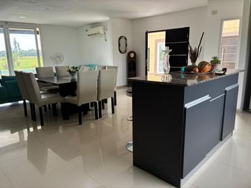 VENTA CASA 4 AMB PILETA 11000  MTS  CH DE ABBOTT