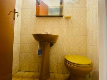 VENTA DEPTO 4 AMBIENTES CON BALCON EN FLORES