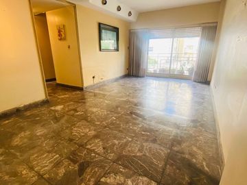 VENTA DEPTO 4 AMBIENTES CON BALCON EN FLORES
