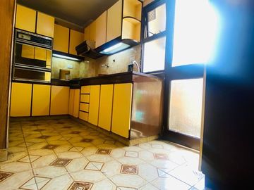 VENTA DEPTO 4 AMBIENTES CON BALCON EN FLORES