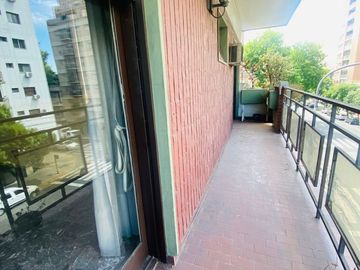 VENTA DEPTO 4 AMBIENTES CON BALCON EN FLORES