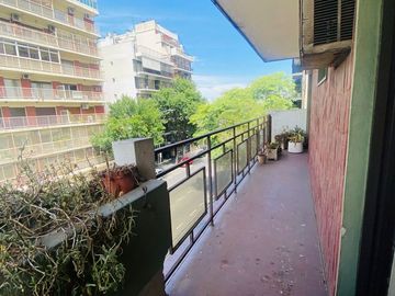 VENTA DEPTO 4 AMBIENTES CON BALCON EN FLORES