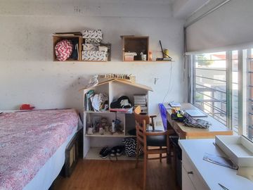 Venta Ph de 5 amb. con patio y cochera en Olivos