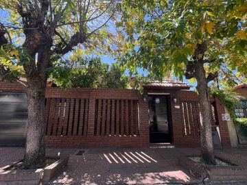 VENTA  CASA 6 AMBIENTES CIUDAD JARDÍN