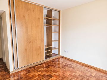 Venta departamento 4 amb. con cochera en Belgrano.