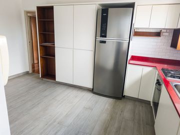 Venta departamento 4 amb. con cochera en Belgrano.
