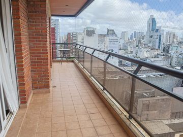 Venta departamento 4 amb. con cochera en Belgrano.