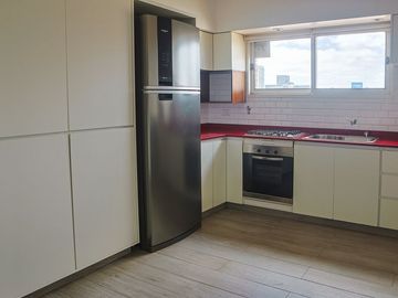 Venta departamento 4 amb. con cochera en Belgrano.