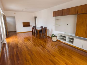Venta departamento 4 amb. con cochera en Belgrano.