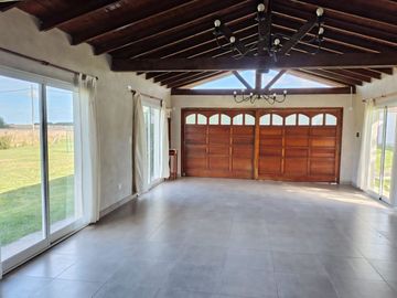 VENTA EXCELENTE CASA 4 AMB, QUINCHO Y PARQUE,VIDAL