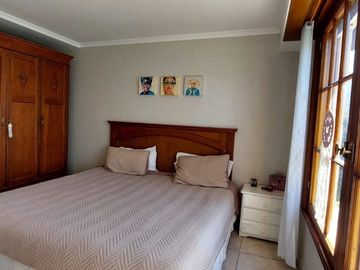 VENTA EXCELENTE CASA 4 AMB, QUINCHO Y PARQUE,VIDAL