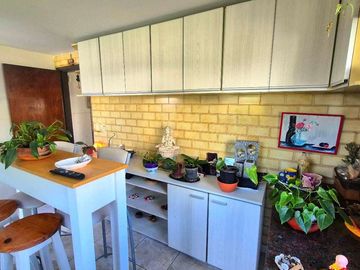 Chalet Tradicional con Quincho sobre Amplio Lote